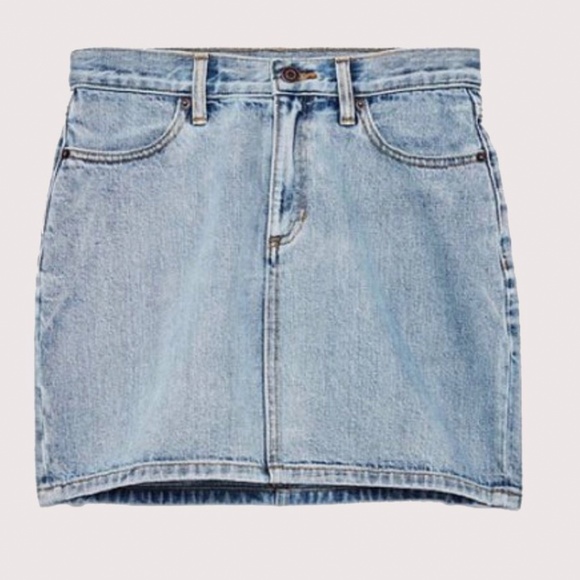 Aritzia TNA Hiroshi Light Wash Denim Mini Skirt - Picture 1 of 4